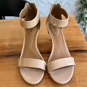 STYLE & CO Strappy heels beige patent kitten sandals nude size 9